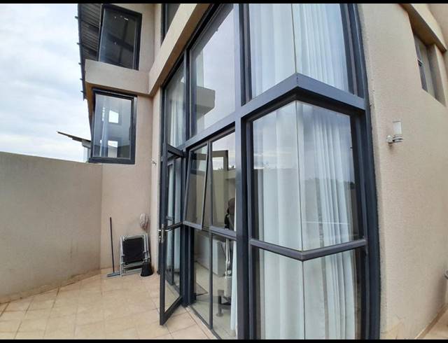 1 BEDROOM APARTMENT FOR SALE IN ROOIHUISKRAAL NORTH